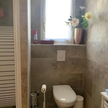 Agreable Maison Dans Les Vignes, 8 Min De La Holiday home